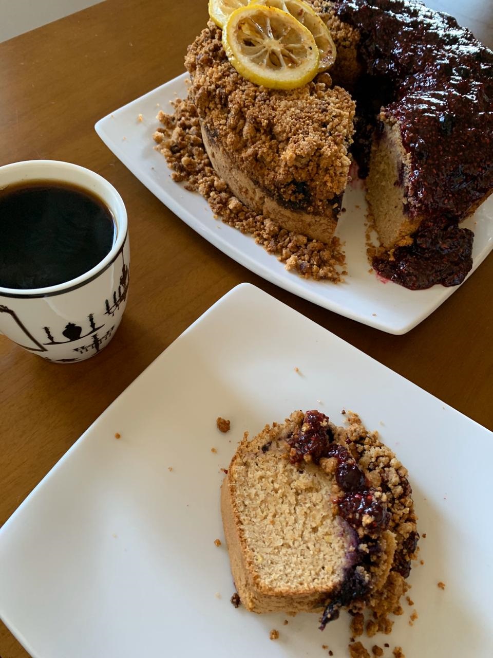 Bolo de Limão Siciliano com Mirtilos Orgânicos